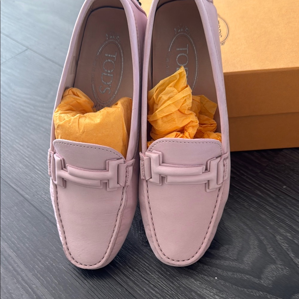 Tod's Women Pink Loafers